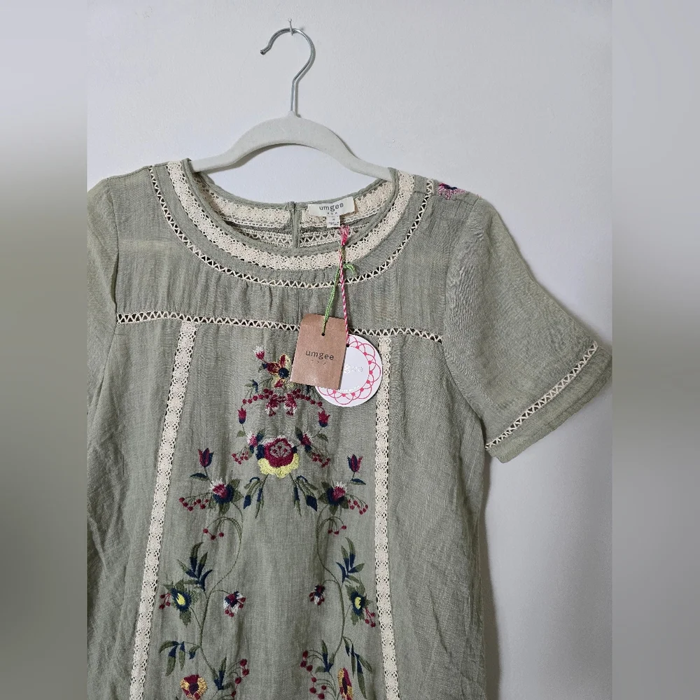 New Umgee Size Small Floral Embroidered Lightweight Lined Dress - Picture 3 of 8